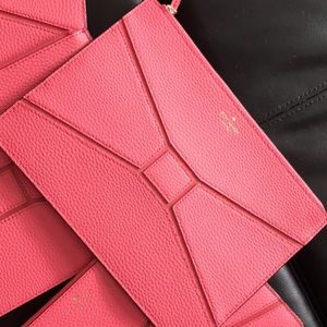 KATE SPADE LEATHER ENVELOPE CLUTCH (PINK)